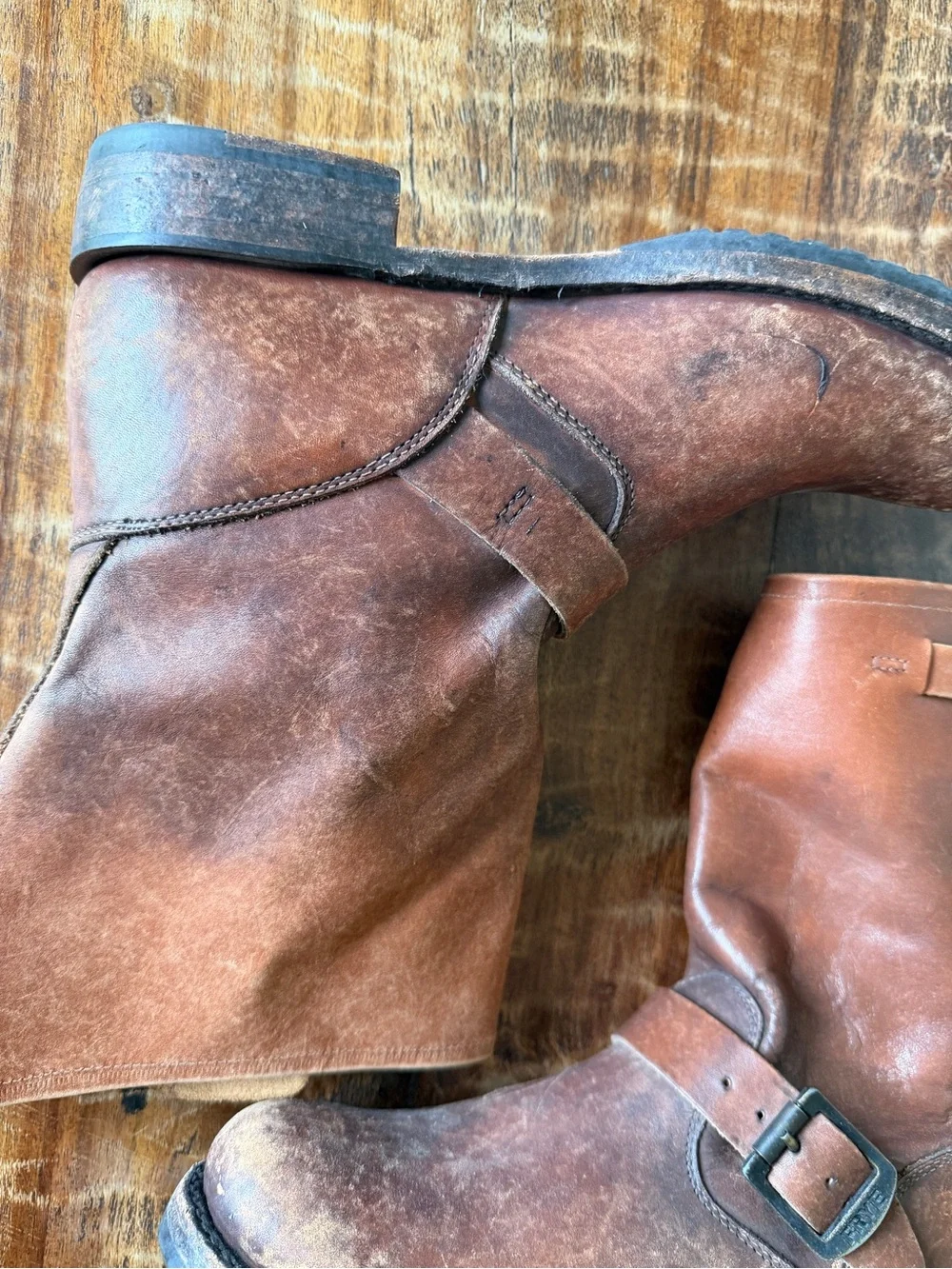 Frye Stonewashed Cognac Ombré Distressed Leather Moto Engineer Boots 8.5 - Picture 8 of 16